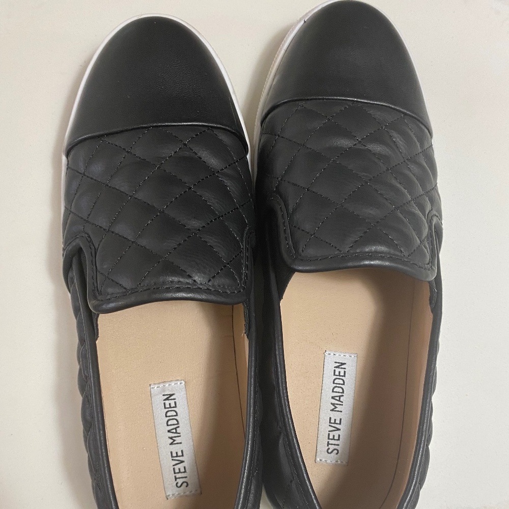 Steve Madden slides